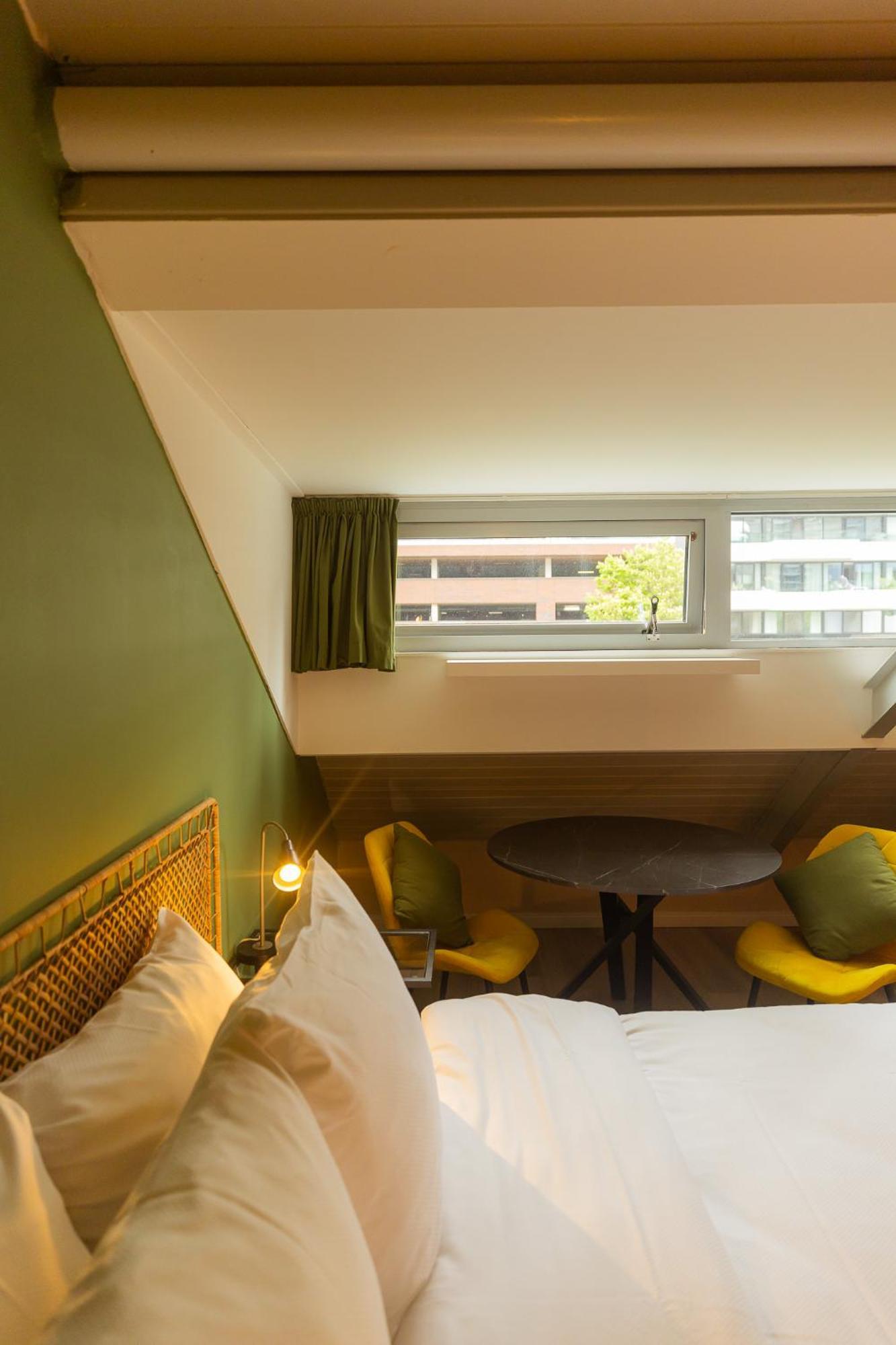 FLOATS by H2OTEL Rotterdam Exterior photo